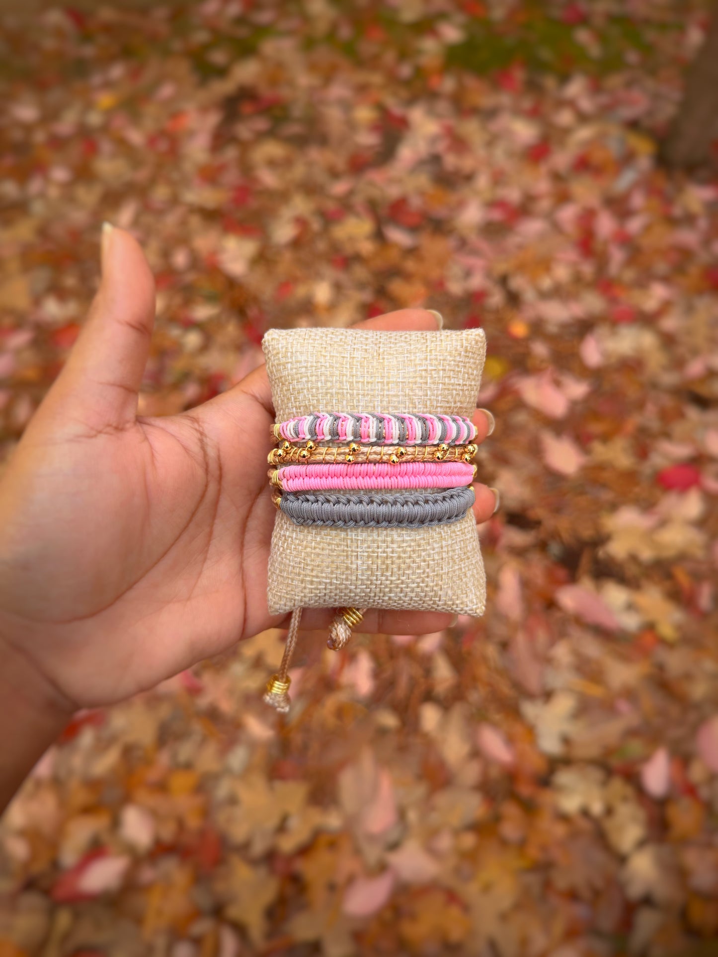 BRAZALETE TONOS ROSA Y GRIS